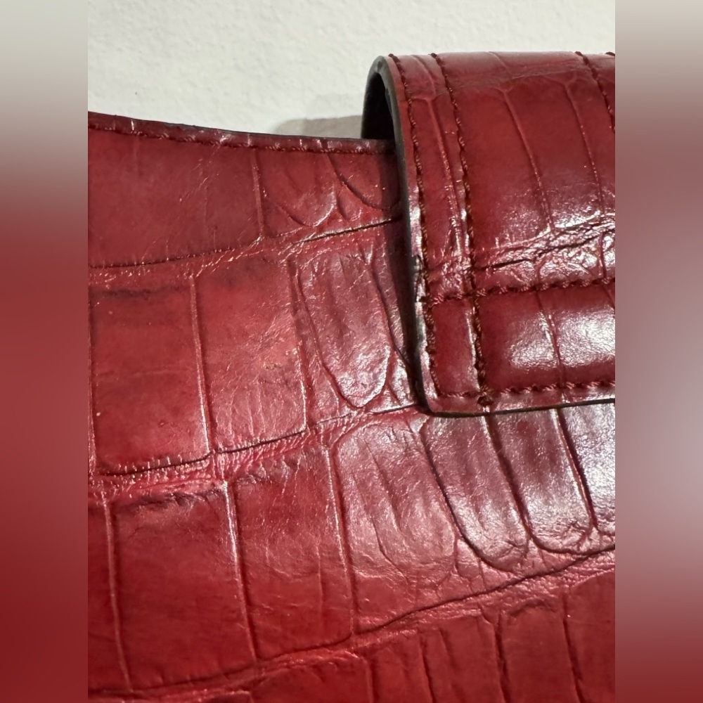 Liz Claiborne Vintage Cherry Red Croc-Embossed Shoulder Handbag - Picture 11 of 16